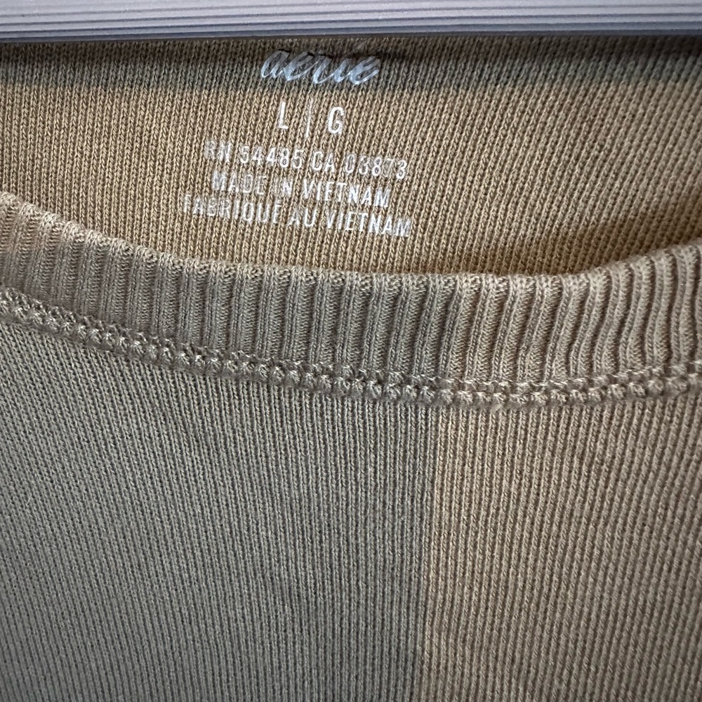 F—Aerie Top size L - Picture 3 of 16